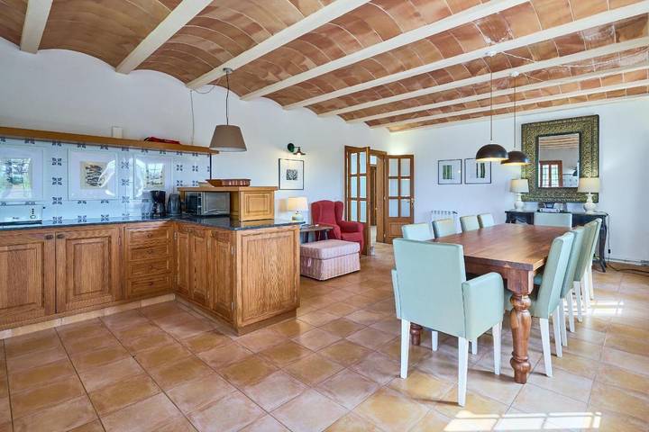 Finca für 7 Personen, mit Terrasse und Pool in Cas Concos - 4
