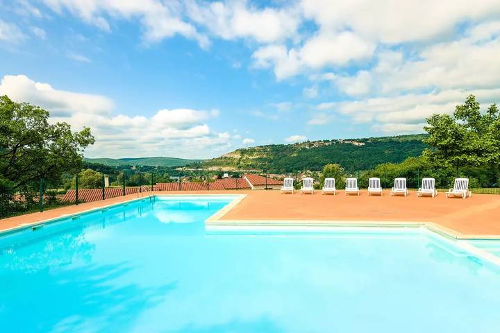 Location de vacances pour 4 personnes, avec Terrasse et Piscine à Cajarc
