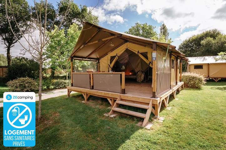 Tienda para 5 personas, con sauna además de piscina para niños y jacuzzi - 1