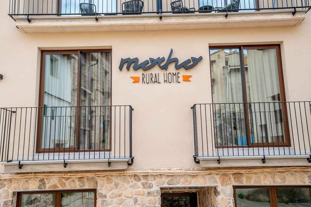 Entire apartment, Mocho-rural-home-villanueva B in Beceite, Massis dels Ports