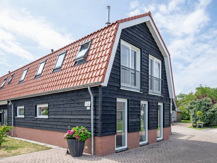 Vakantiehuis voor 8 personen, with sauna and tuin as well as terras, kindvriendelijk in Den Burg