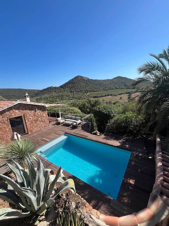 Location de vacances pour 4 personnes, avec Terrasse et Piscine à Lecci
