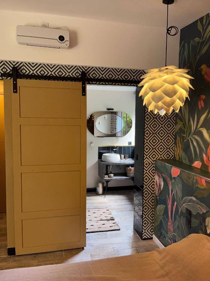 Hôtel pour 2 personnes, avec vue et jardin ainsi que terrasse et piscine à Fontenille-Saint-Martin-d'Entraigues - 3