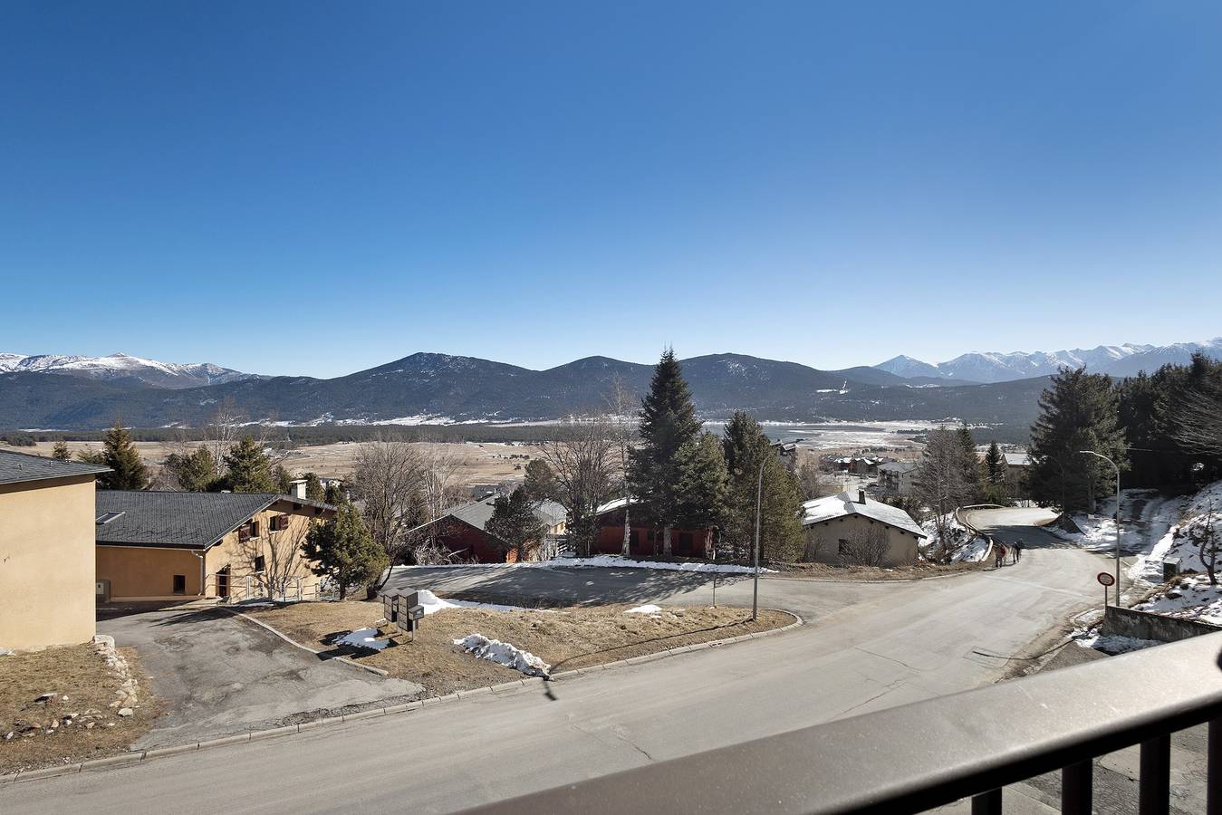 Ganze Wohnung,  Le Carlit – Apartment in Les Angles mit Bergblick, gemütlich und funktional in Les Angles, Parc naturel régional des Pyrénées catalanes