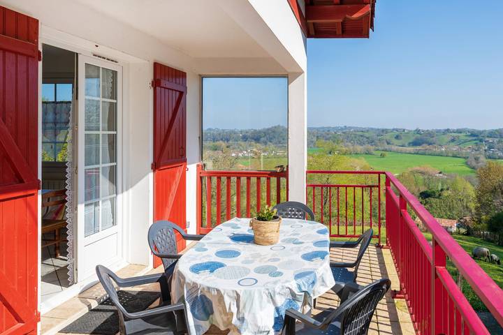 Location de vacances pour 4 personnes, avec Balcon et Jardin à Saint-Pée-sur-Nivelle