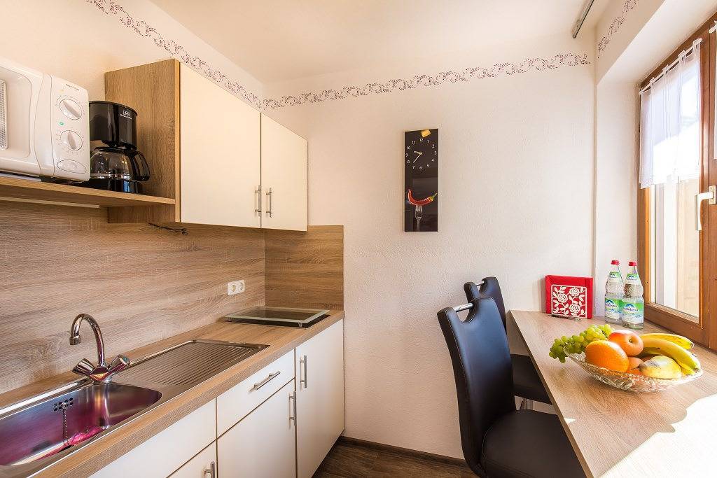 Ganze Ferienwohnung, Gästehaus Wolfgang inkl. Chiemgaukarte - Appartement 3 Taubensee 26 qm, 1 Wohnschlafraum, max. 2 Personen, Balkon, Wlan in Ruhpolding, Bayerische Alpen