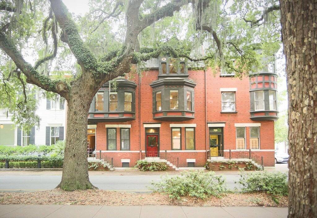 Ganze Wohnung, Bleib bei Lucky Savannah: Gut ausgestattete Reihenhaus mit Blick auf den Forsyth Park in Savannah, Chatham County