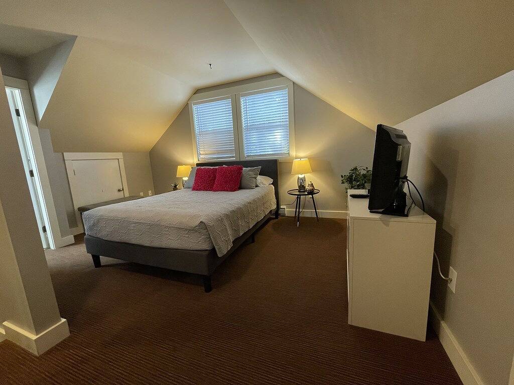 Starfish Cottage - Oceanside Village Resort in Parksville, Regional District of Nanaimo