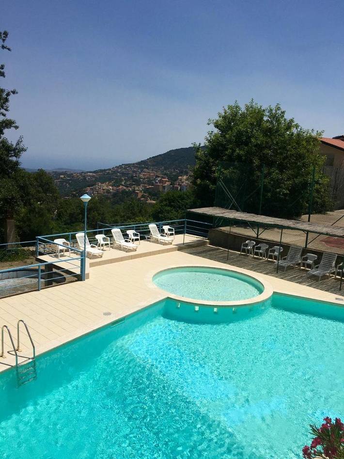Appartamento, con Terrazza e Giardino nonché Piscina a Lanusei