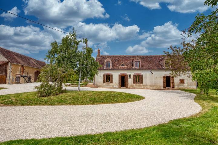 Villa pour 30 personnes, avec piscine et jardin, animaux acceptés en Bourgogne - 2
