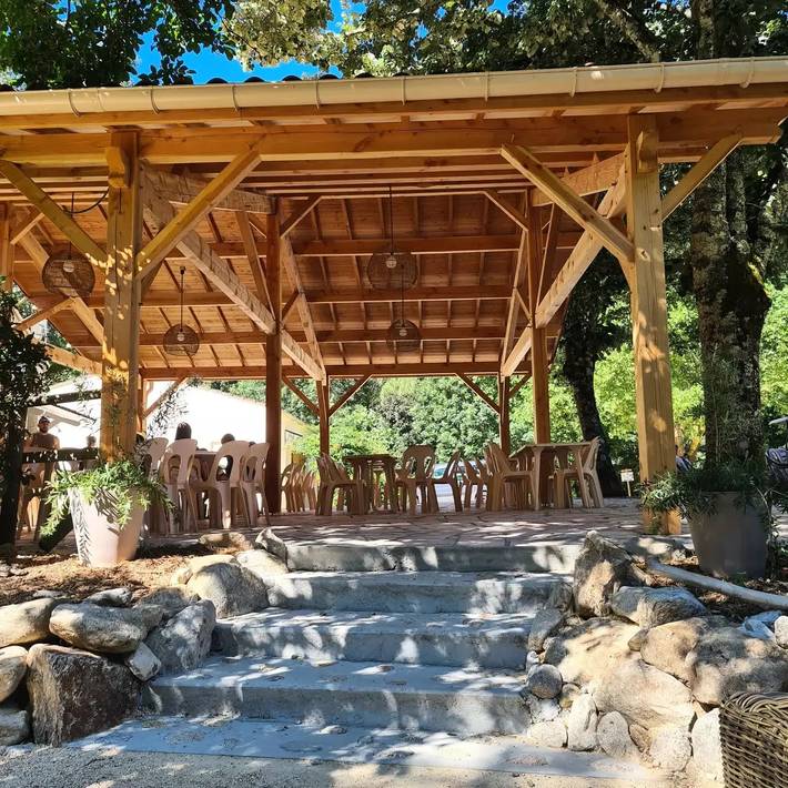 Camping für 4 Personen, mit Pool und Terrasse in Rhone-Alpes - 4