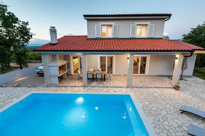 Ferienhaus für 6 Personen, mit Garten und Pool, kinderfreundlich