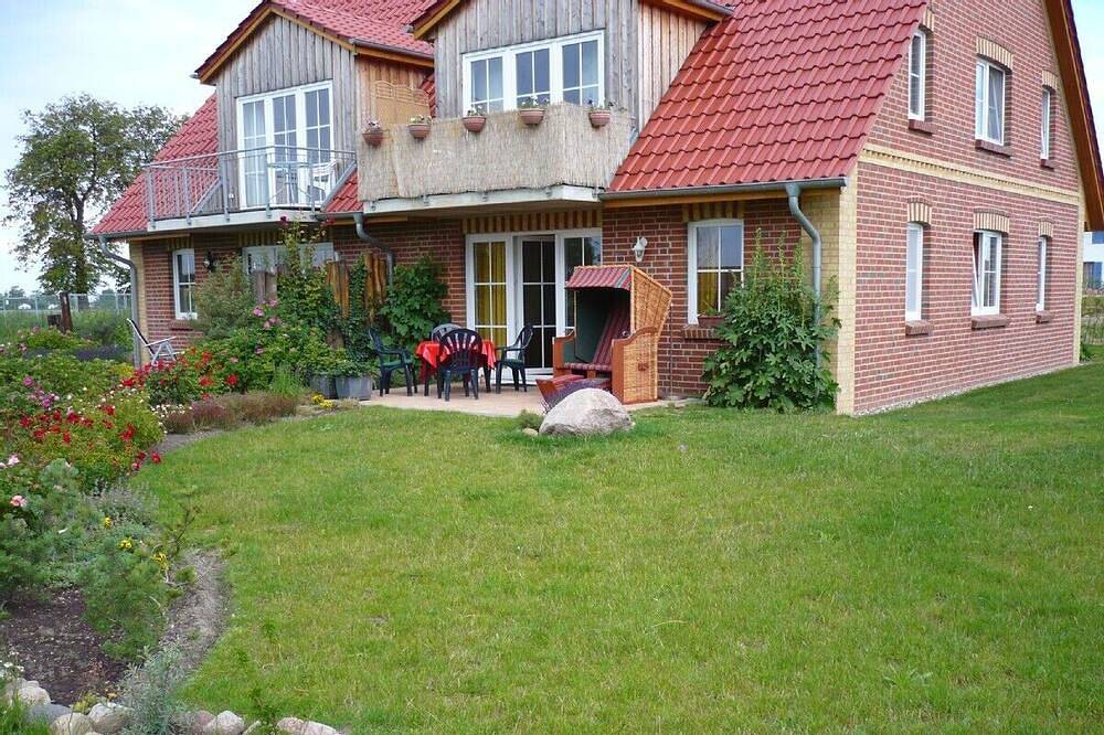 Ganze Wohnung, Helle, freundliche, großzügige Ferienwohnung mit Blick ins Grüne in Timmendorf, Nordwestmecklenburg (Wismar und Umgebung)