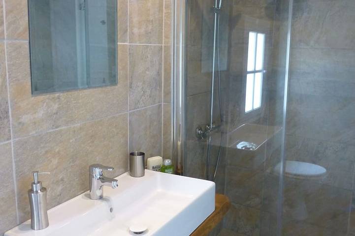 Location de vacances pour 8 personnes, avec jardin et jacuzzi à Arles-sur-Tech - 3