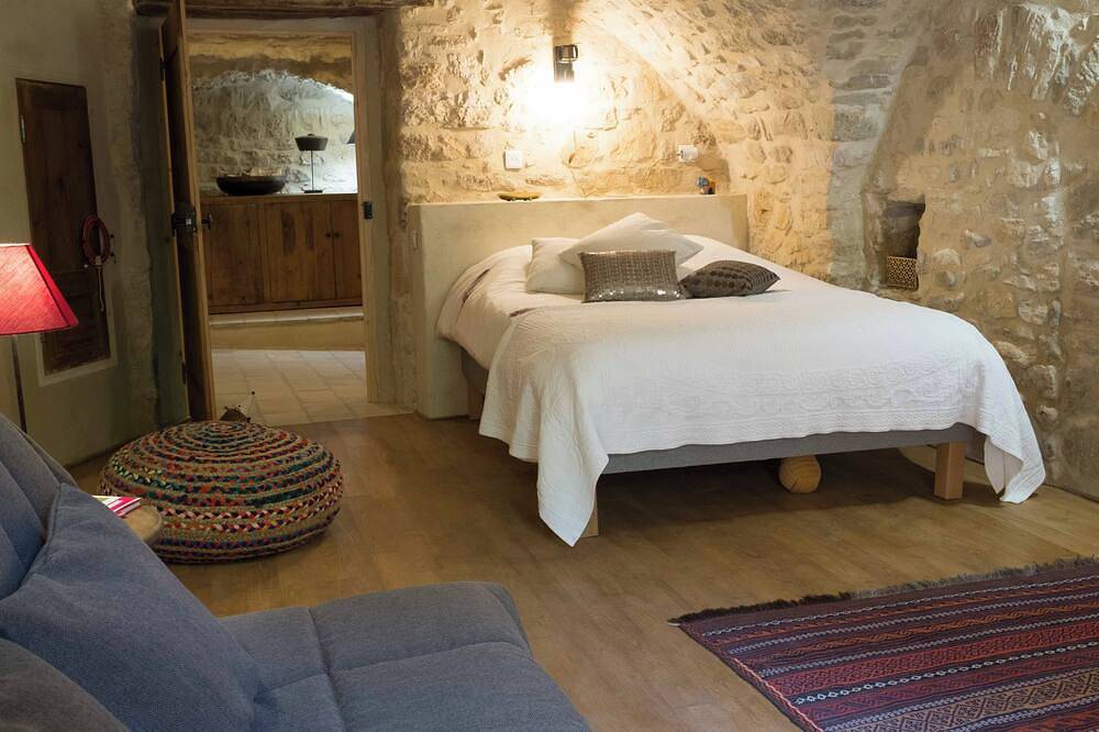 Maison de charme, jardin et piscine, proche d'Uzès in Collorgues, Région de Nîmes