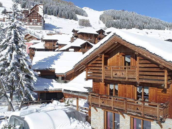 Gîte pour 14 personnes, avec piscine et sauna, animaux acceptés à Gondeville