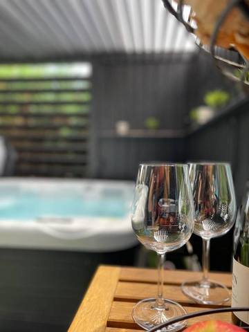 Ferienwohnung für 6 Personen, mit Sauna und Garten sowie Whirlpool und Pool in Kruft