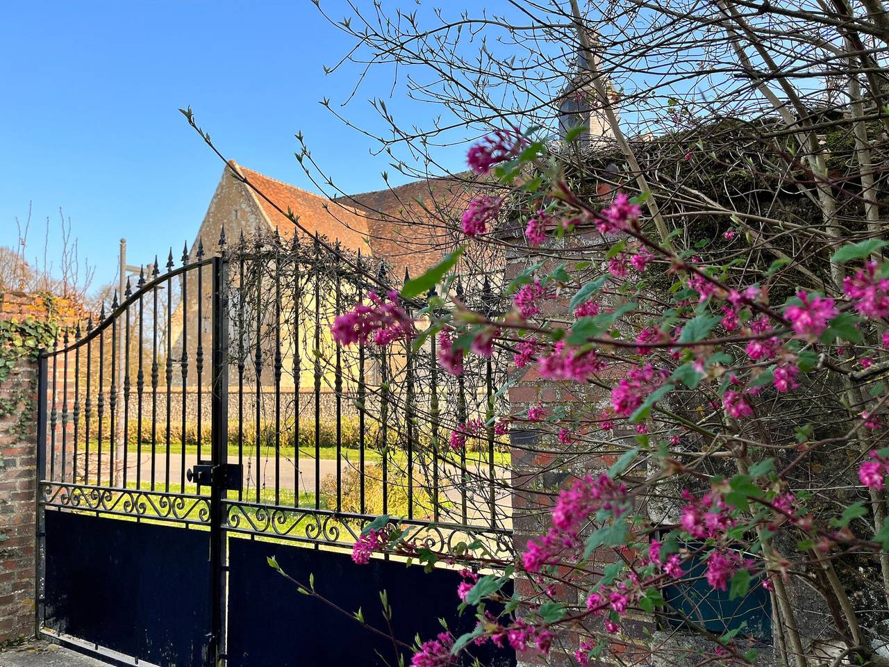 Grande maison de charme avec jardin clos, idéale pour familles et amis, au cœur du Perche in Montireau, Région de Nogent-le-Rotrou
