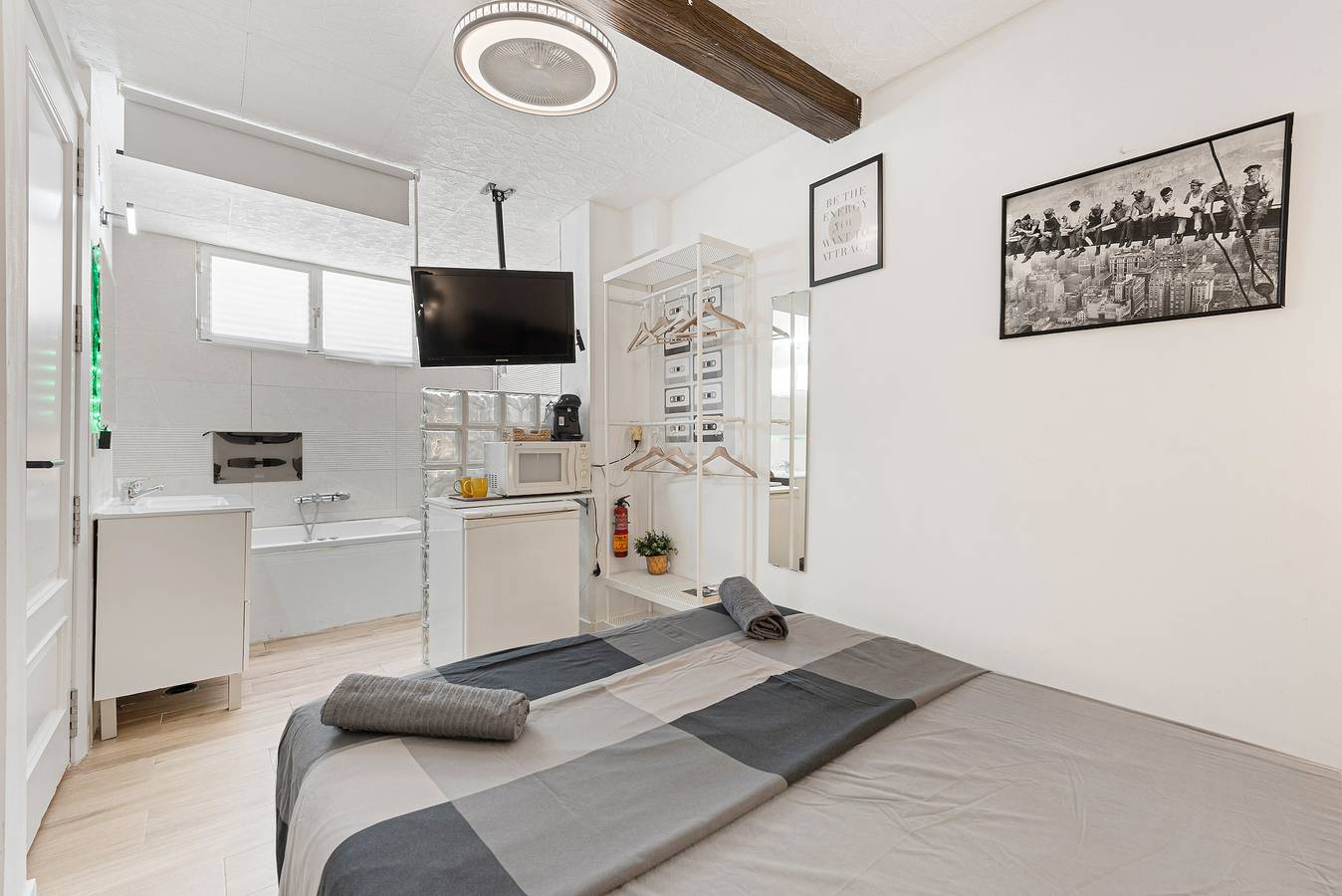 Geheel appartement, Appartement 'Malaga Jacuzzy' met Wi-Fi en Airconditioning in Centro (Málaga), Malaga