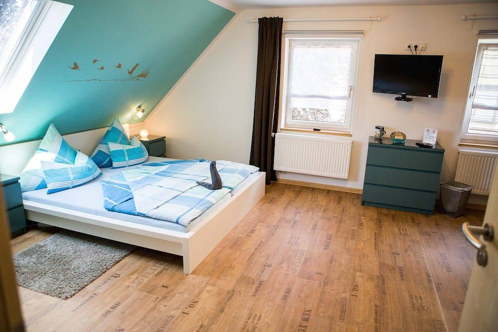 Ganze Wohnung, Wasserzimmer - Modern eingerichtetes  Apartment in der Nähe Musikhaus Thomann in Burgebrach, Steigerwald