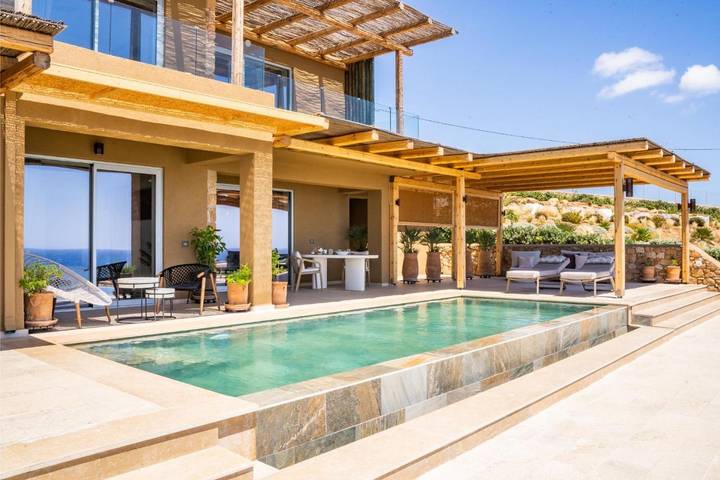 Villa für 4 Personen, mit Pool und Ausblick sowie Terrasse auf Karpathos