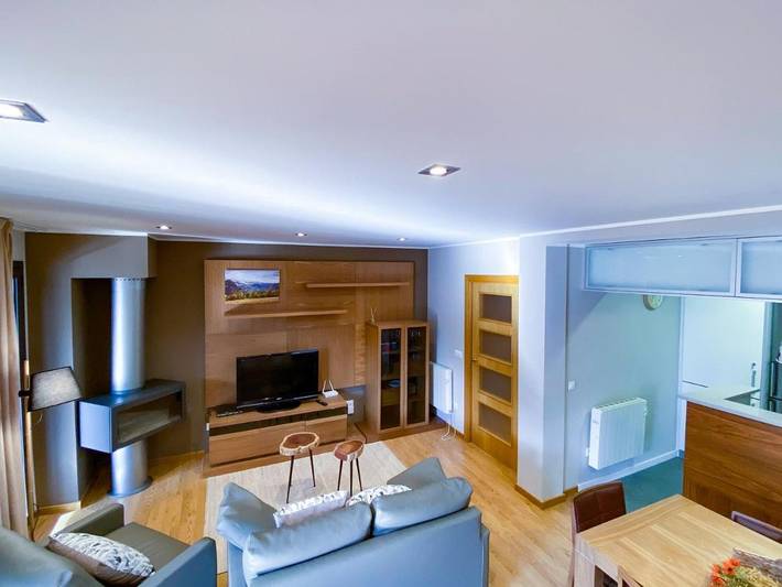 Casa rural para 5 personas, con terraza y vistas en Tirvia