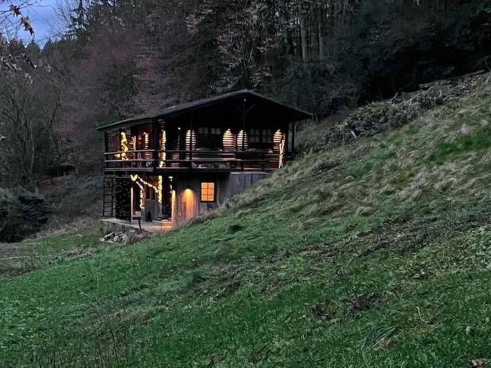 Location de vacances pour 8 personnes, avec jardin et terrasse dans Samrée