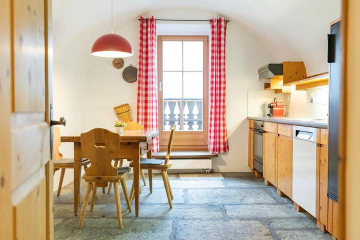 Ganze Wohnung, Studio - Second Floor in Spinas, Bever