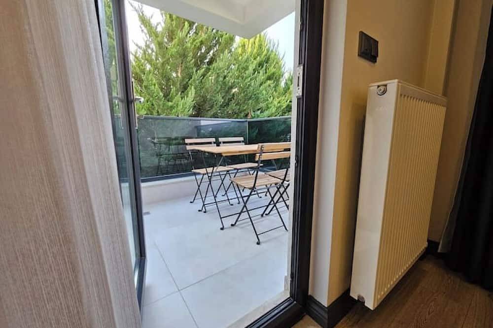 New Flat&Large Living Space(2-5) Near Lara Beach in Antalya, Antalya Province