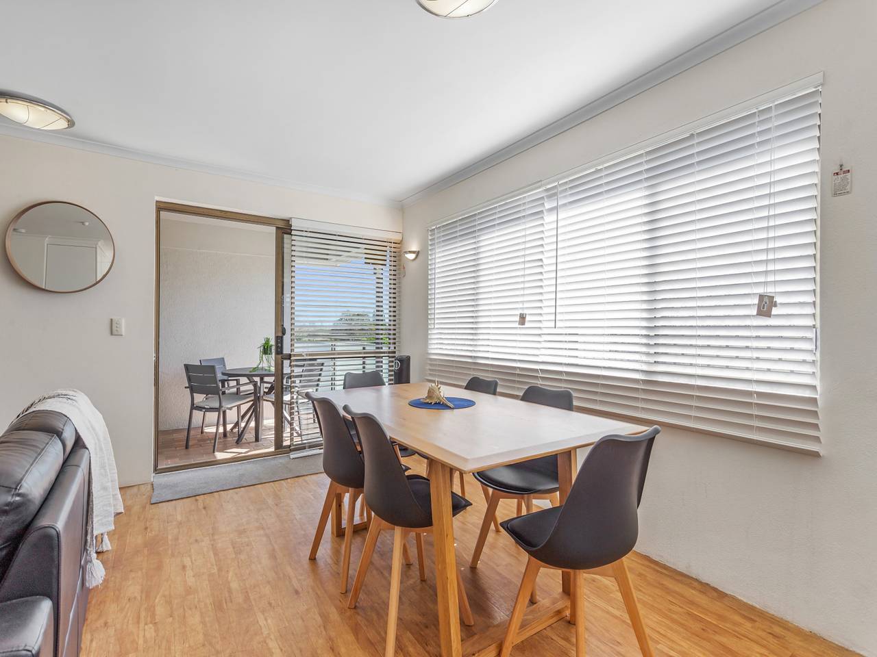 Entire apartment, Cosy 2-Bedroom Seaside Unit Steps from Beach in Maroochydore, Sunshine Coast