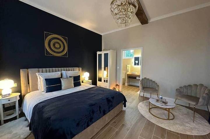 Location de vacances pour 4 personnes, avec jardin ainsi que sauna et jacuzzi à Crécy-sur-Serre