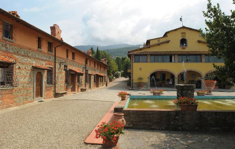 La Piazza Di San Donato - Piazza 2 Bilo in San Donato Fronzano, Reggello