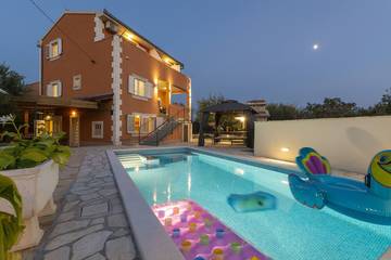Villa für 13 Personen in Rogoznica, Šibenik-Knin, Bild 2