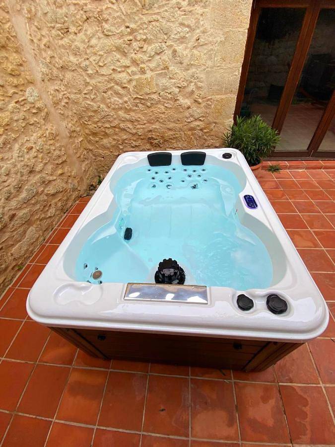 Maison de vacances pour 8 personnes, avec jardin et jacuzzi