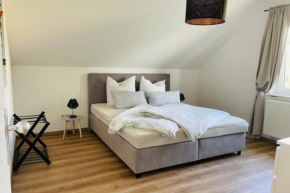 Ganze Wohnung, Ferienhaus Seenah - Wohnung Qualle in Neukieritzsch, Hainer See