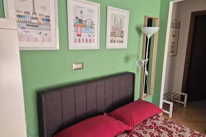 Ganze Wohnung, Cozy accommodations just 10 minutes from Fco Fiumicino Airport in Fiumicino, Rom Provinz