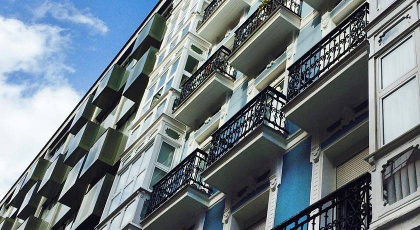 Pension Martinez in Spa-Balneario Jardines de Albia (Bilbao), Bilbao
