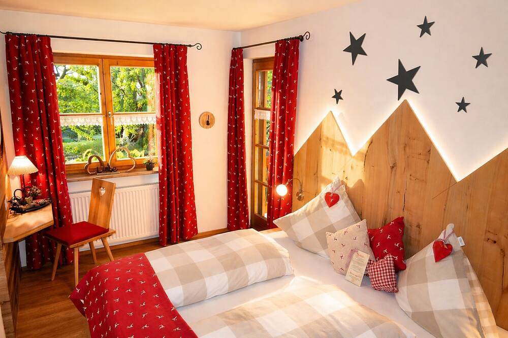 Ganze Wohnung, Apartment Zwerchenberg  - Ein-Raum-Apartment 26m² mit Balkon und Morgensonne in Reit im Winkl, Bayerische Alpen