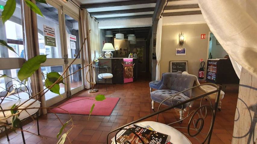Hôtel pour 2 personnes, avec Balcon et Jacuzzi ainsi que Terrasse et Jardin à Rochemaure
