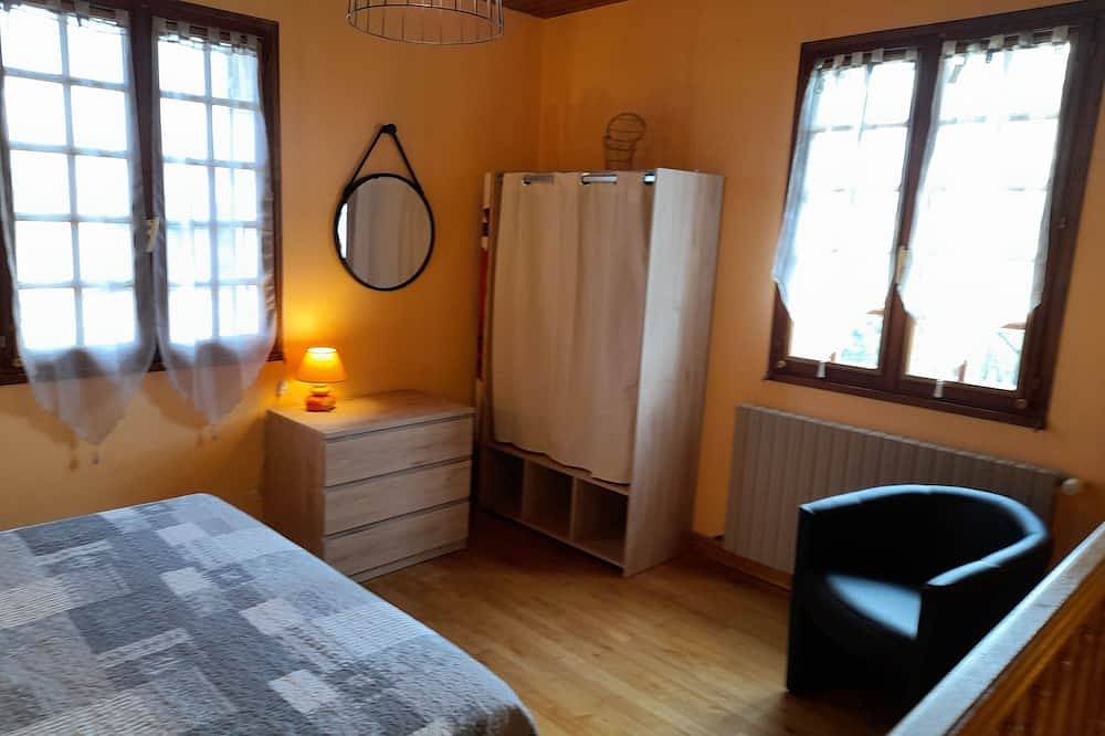 Maison mitoyenne à celle du propriétaire classée 2* 4 pers agréable , tranquille in Ribérac, Périgord Vert