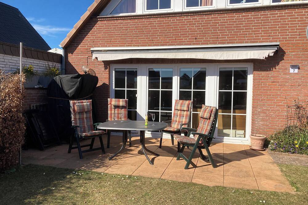 House Ostseeblick in Kraksdorf-Strand, 100m to the secluded beach. Nh Heiligenhafen in Kraksdorf, Neukirchen