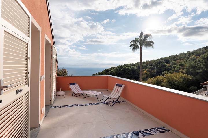 Ferielejlighed for 6 personer, med have i Liguria
