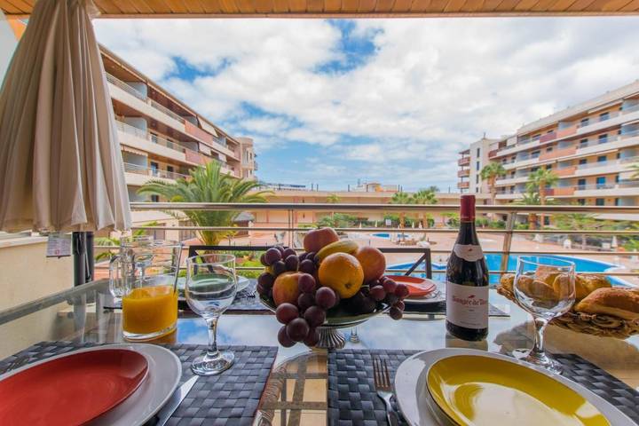 Ferienwohnung für 4 Personen, mit Terrasse und Pool sowie Ausblick und Kinderpool - 1