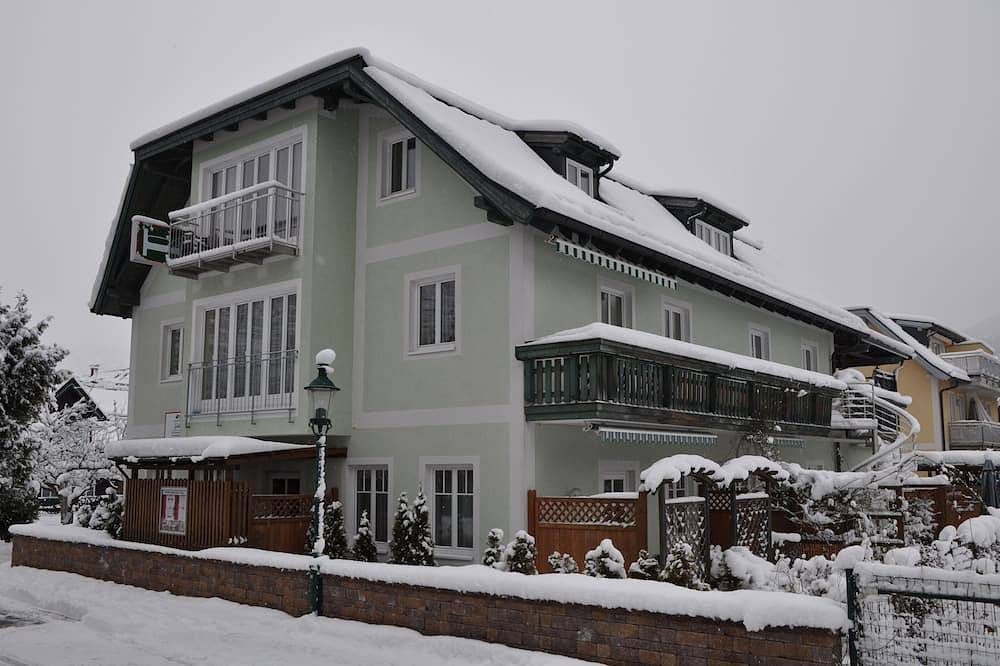 Ganze Wohnung, Wolfgangsee, Zentrum, Seenähe, Skiurlaub, Whirlpool, Hundefreundlich, Sky-Tv in Strobl, Salzkammergut