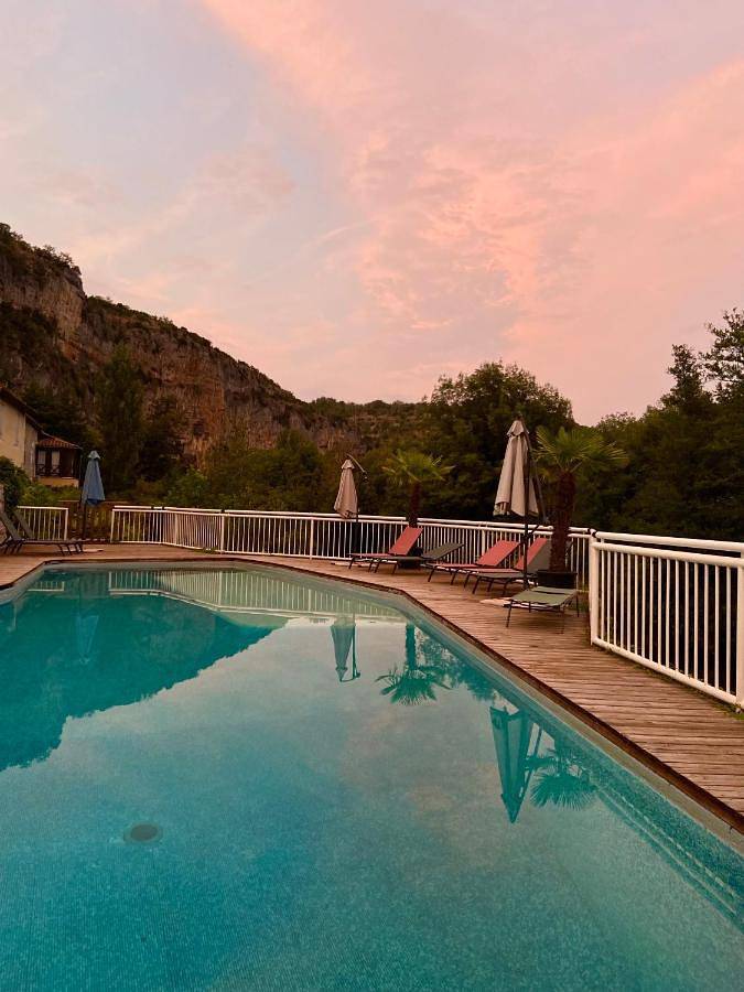 Hôtel pour 2 personnes, avec terrasse ainsi que piscine et jardin à Cabrerets - 3