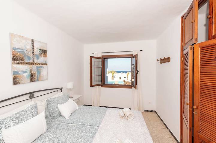 Ganze Wohnung, Fkk-Apartment in Villa Blanca, 4 mit Schwimmbad und zwei Schlafzimmer in Charco del Palo, Haría