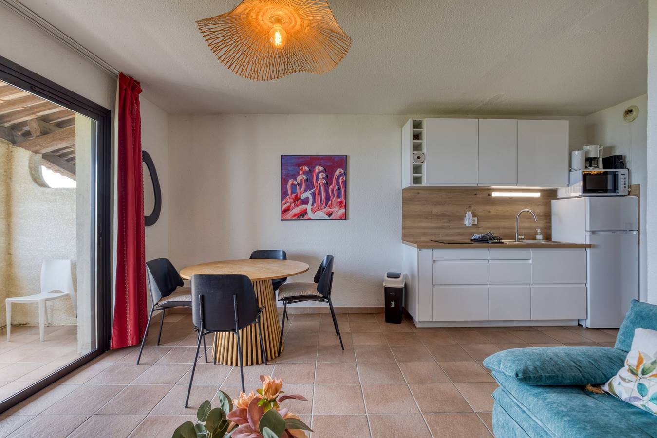 Appartamento intero, Appartamento fronte mare: vista mare, balcone, accesso diretto alla spiaggia in Saintes-Maries-de-la-Mer, Costa mediterranea (Francia)