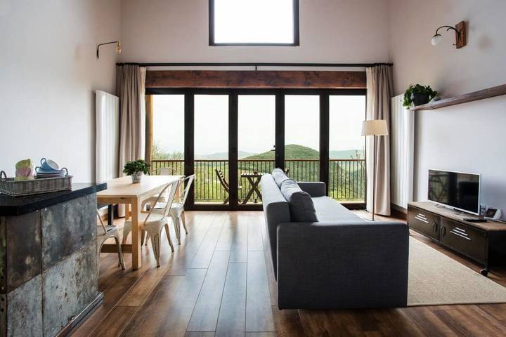 Casa rural para 6 personas, con vistas al lago además de jardín y vistas, Se admiten mascotas en El Bierzo - 3