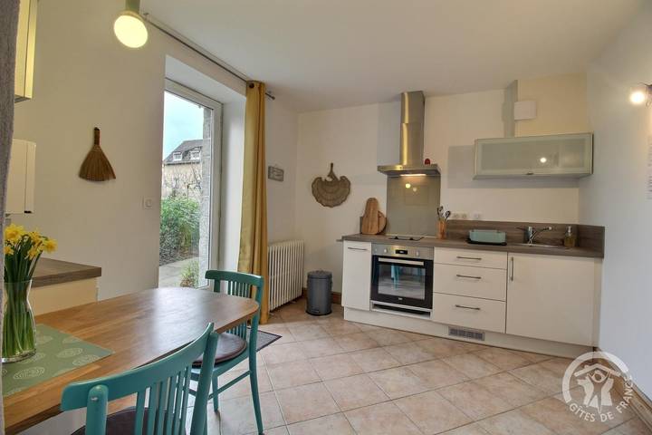 Gîte pour 2 personnes, avec Terrasse ainsi que Jardin et Vue à Dinan - 3