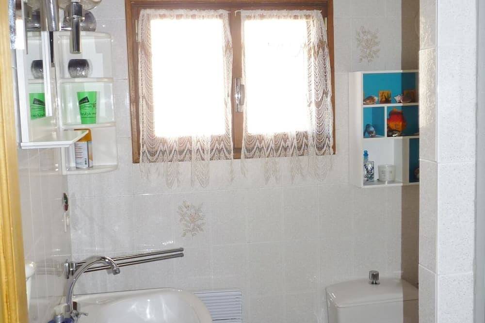 Appartement entier, Le Nopal Bleu appartement meublé in Tarascon-sur-Ariège, Ariège